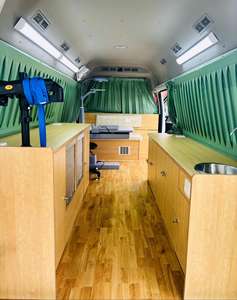 Véhicule d'optométrie mobile, unité d'examen des yeux avec équipement optique, machines d'optométrie - Product Image 4