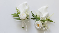 LO-1127 Corsage de mariage élégant blanc style Forêt pour Hôtesse, Cérémonien, Invités et Demoiselle d'honneur – Décoration de poignet