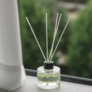 Aikun 100ml Coffret Cadeau Luxe Personnalisé Désodorisant Liquide Ambiance Élégante Marque Privée Diffuseur à Bâtonnets Parfumés pour Hall d'Hôtel - Product Image 2
