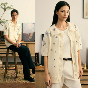 <span class=keywords><strong>Cardigan</strong></span> Ricamato Personalizzato per Uomo, Manica Corta con Bottoni, Ricamo Floreale a Farfalla Color Crema, Maglione Lavorato a Maglia per Uomo - Product Image 2