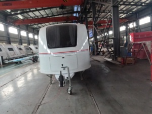 Caravana de aluminio moderna de diseño de alta velocidad para acampar al aire libre, autocaravana con cocina y baño - Product Image 4