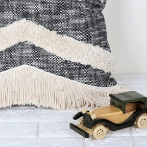 Funda de Cojín Boho con Textura Hecha a Mano, Color Negro y Marfil, Diseño Sólido, Cierre con Cremallera, para Hogar y Hotel - Product Image 2