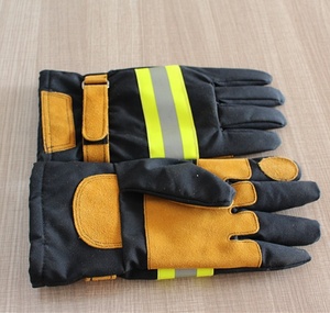 Gants de <span class=keywords><strong>pompier</strong></span> CE EN659 Standard à quatre couches Gants de <span class=keywords><strong>pompier</strong></span> ignifuges <span class=keywords><strong>Gant</strong></span> de sécurité pour <span class=keywords><strong>pompier</strong></span> - Product Image 5