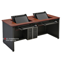Mobilier de salle de classe scolaire Table d'ordinateur à 2 places au design à la mode avec dessus à écran pliant et rangement pour câbles