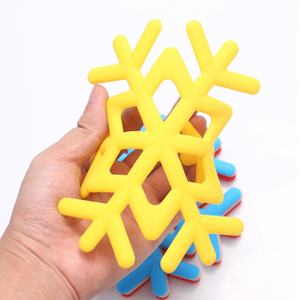 Sous-verres en silicone personnalisés en forme de flocon de neige, épaissis, antidérapants, résistants à la chaleur, antiadhésifs et décoratifs pour les tasses à eau - Product Image 6