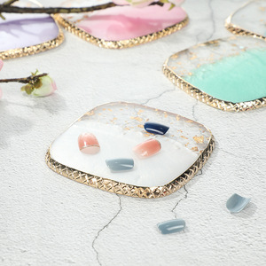 Palette de présentation pour nail art en résine agate, bord doré, pour couleurs mélangées et pointes, plaque de mélange pour vernis gel, support de présentation, outil de manucure - Product Image 4