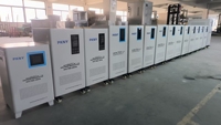 Régulateur de tension automatique triphasé 40 kVA 50 kVA 80 kVA 380 V 10 kVA SVC en cuivre, stabilisateur de tension CA, directement de l'usine