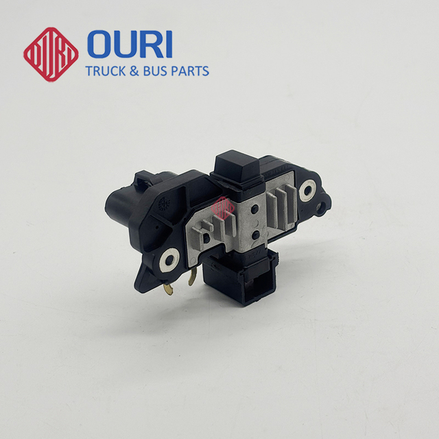 OURI Truck Parts Alternator Regulator 0001542705 1501245 2TB903803A F00MA45253 for Mercedes benz Scania