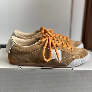 Nouveauté 2025 : Chaussures plates en toile de haute qualité pour hommes, style décontracté pour la marche en extérieur, et chaussures 'Dirty board' dorées tendance pour femmes. - Product Image 1