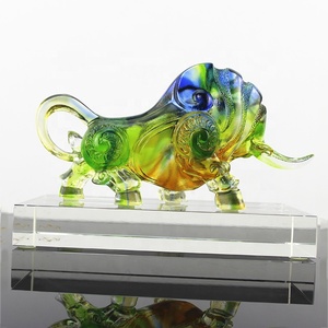 Venta al por mayor Animal de la escultura de colorido de vidrio de Color azul <span class=keywords><strong>Toro</strong></span> escultura para muebles para <span class=keywords><strong>el</strong></span> hogar - Product Image 4