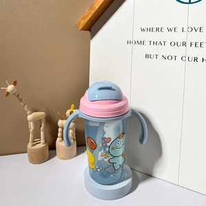 300 मिलीलीटर थोक पुआल पानी की बोतल सिप्पी पीप बड़ी क्षमता सुरक्षित प्यारे बेबी कप फीडिंग कप की बोतल - Product Image 3