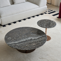 Ensemble de tables basses gigognes de luxe rondes modernes avec plateau en faux marbre et structure en acier, écologiques, pour salon