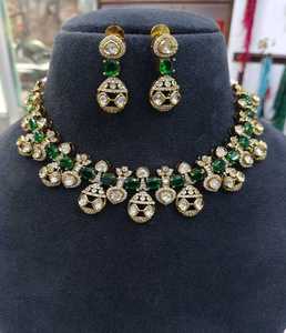 Ensemble collier et boucles d'oreilles élégants en moissanite rose Polki, bijoux de mariée indiens pour mariage et occasions festives - Product Image 4
