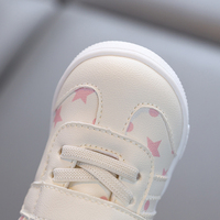 Baskets de skate style étoile pour enfants en gros – Chaussures antidérapantes pour garçons et filles avec empeigne en cuir microfibre et fermeture auto-agrippante (lot de quatre)