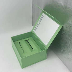 Boîte rigide de luxe verte avec pelliculage mat, papier gaufré 2 mm, emballage cadeau pour cosmétiques, vernis à ongles, huile, blush, fabriquée à partir de matériaux recyclés - Product Image 4