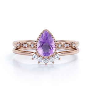 Bague de fiançailles en or rose avec pierre naturelle onyx noir taille poire et sertissage pavé pour femme, style romantique, mariage et soirée - Product Image 3