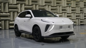 Liuzhou Dongfeng Forthing Friday EV SUV Conduite à droite (RHD) Autonomie 500 km Vente directe usine Voiture électrique familiale pour adultes - Product Image 4