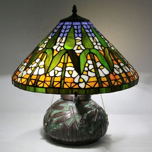 Lampe de table LongHuiJing 18,5 pouces, style Tiffany européen, abat-jour en verre teinté, base en mosaïque libellule, LED AC multicolore - Product Image 1