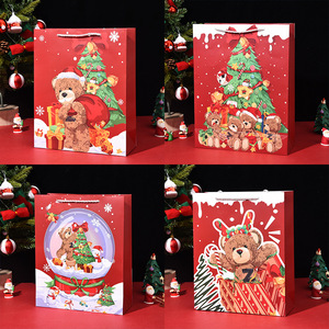 Bolsa de Regalo Navideña Creativa con Diseño de Oso de Dibujos Animados, Fabricada en PP Ecológico con Impresión UV, Estilo Chino, Elegante Caja de Regalo para Nochebuena - Product Image 2
