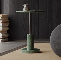 Table console moderne de luxe en marbre vert, finition dorée haut de gamme pour la décoration de chambre d'hôtel et de salle à manger, couleur personnalisée