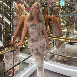 فستان نسائي طويل أنيق بقصة ضيقة موديل 2025 بخصر مكشوف بنقشة زهور بجودة عالية بتصميم كاجوال ومنسوج - Product Image 3