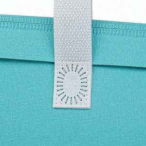 Sac fourre-tout non tissé Richer Turquoise avec poignées à patchs blancs, réutilisable pour les courses, usage commercial et de détail, personnalisation par sublimation - Product Image 3