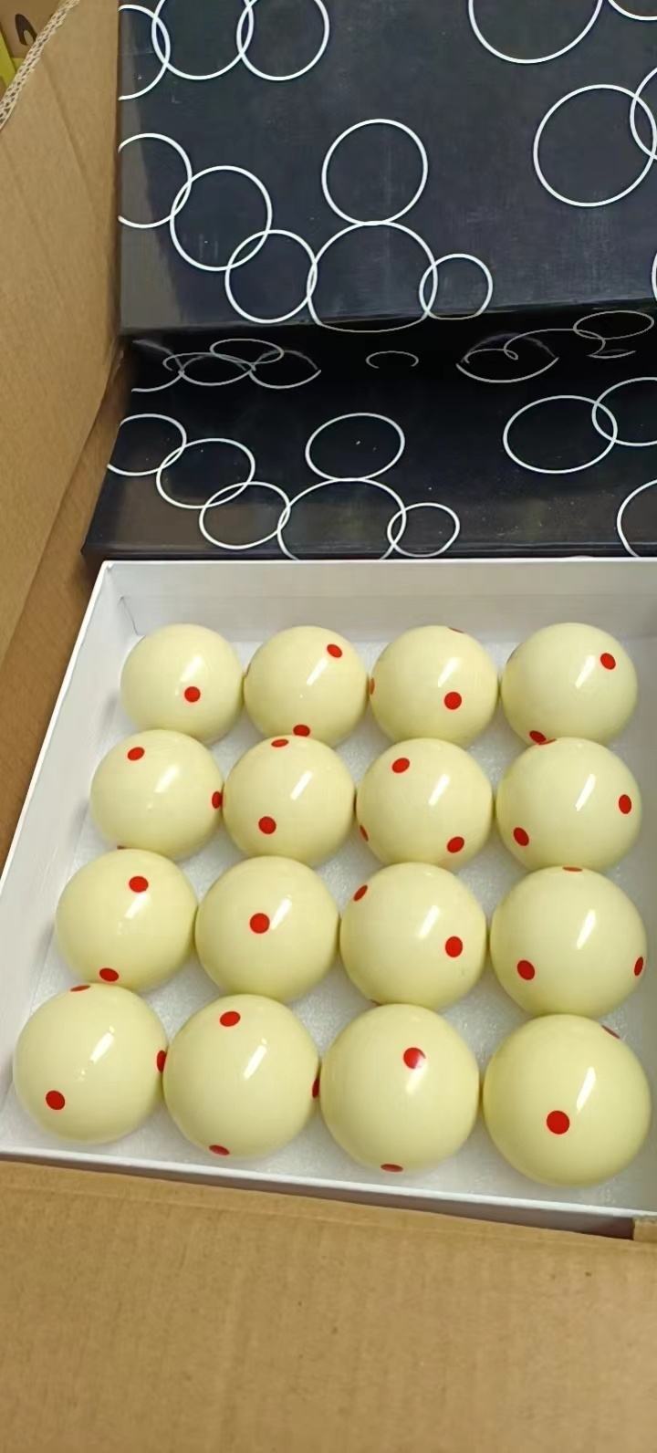 NOIR &amp; whitecirclebox