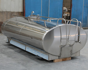 Réservoir <span class=keywords><strong>de</strong></span> transport <span class=keywords><strong>de</strong></span> lait frais en acier inoxydable <span class=keywords><strong>de</strong></span> qualité alimentaire 304 pour ferme laitière, station <span class=keywords><strong>de</strong></span> collecte <span class=keywords><strong>de</strong></span> lait - Product Image 5