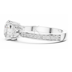 Anillo de Compromiso de Tres Piedras con Corte Redondo, Anillo de Diamantes Trillón en Oro Amarillo, Anillo de Promesa Pasado, Presente y Futuro, Joyería Nupcial Elegante - Product Image 6