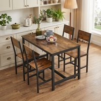Table à manger de style farmhouse avec 4 chaises, structure en fer noir mat thermolaqué, mobilier de cuisine personnalisable, vente en gros