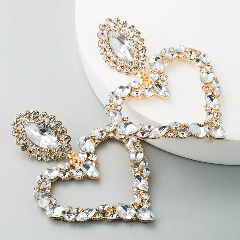 핫 판매 하트 모양의 합금 세트 컬러 레트로 기질 과장된 전체 다이아몬드 귀걸이