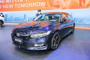 Honda Accord Turbo d'occasion tendance, design luxueux robuste, conduite fluide, qualité fiable, économique pour les conducteurs internationaux - Product Image 2