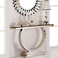 Console d'entrée en marbre doré de luxe avec miroir, laser, objets métalliques en soie blanche et élégants, nouveau design