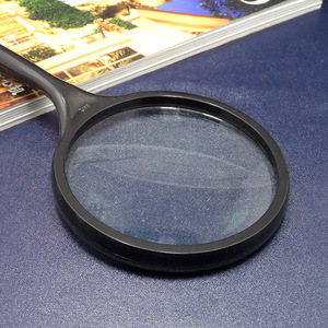 Lupa de mano Jia Shi Le, herramienta de lectura con lente de vidrio 3X de 75 mm - Product Image 4