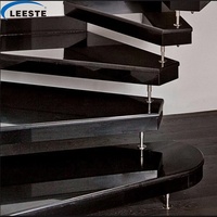 Escalier en colimaçon en granit noir absolu de haute qualité