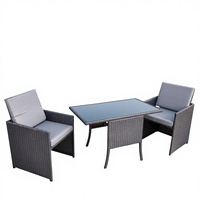 Modernes Komfortables Langlebiges Wasserfestes Rattan-Metallrahmen Outdoor-Garten-Sofa-Set mit Gepolsterten Sesseln und Glastisch