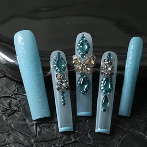Uñas postizas acrílicas cuadradas de alta gama hechas a mano al por mayor, diseño de mariposa con diamantes de imitación, personalización disponible. - Product Image 1