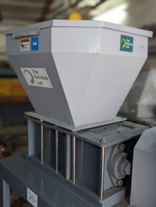 Trituradora V4 en Oferta con Motor Trifásico de 5hp, Equipo de Reciclaje de Residuos de Alta Resistencia para Procesamiento de Plástico - Product Image 2