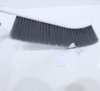 Brosse de nettoyage de lit à poils doux en PP PBT, adaptée aux canapés, bureaux, claviers et brosse multifonctionnelle pour la literie, l'intérieur des voitures et la poussière
