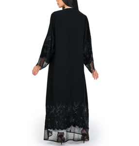 Abaya élégante et luxueuse en organza noir LEDUO, avec délicates broderies florales ton sur ton, légère, respirante, manches longues, longueur au sol. - Product Image 3