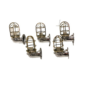 Luminaire LED marin à montage en surface avec options d'entrée de conduit pour une installation facile des câbles sur les navires et les bateaux - Product Image 6