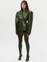 Manteau court en cuir PU haut de gamme pour femme, à taille ajustable, avec grand col à revers, design élégant et ceinture intégrée, idéal pour le printemps