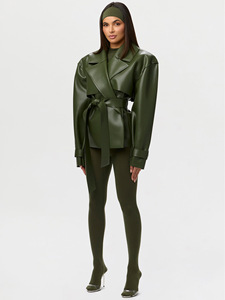 Manteau court en <span class=keywords><strong>cuir</strong></span> PU haut de gamme pour <span class=keywords><strong>femme</strong></span>, à taille ajustable, avec grand col à revers, design élégant et ceinture intégrée, idéal pour le printemps - Product Image 5