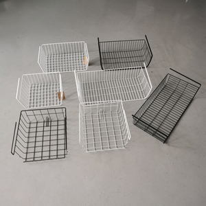 Cestino mobile sospeso sotto lo scaffale che appende il cestino di immagazzinaggio del filo metallico per l'armadio del bagno della dispensa dell'ufficio della <span class=keywords><strong>cucina</strong></span> - Product Image 2