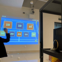 Projecteur interactif mobile tout-en-un Ultra-HD 4K pour sol/mur, une solution de projection murale interactive intégrée pour les enfants