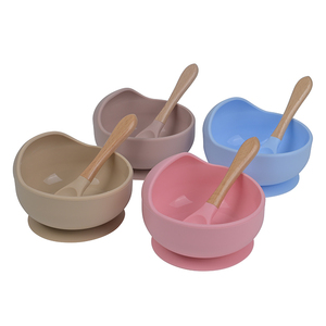 Set di Ciotole per Bambini in Silicone con Ventosa e Cucchiai in Legno, Certificato CE, Personalizzabile, Senza BPA - Product Image 6