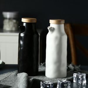 Bouteille <span class=keywords><strong>d</strong></span>'huile de <span class=keywords><strong>vinaigre</strong></span> pot <span class=keywords><strong>d</strong></span>'assaisonnement, vaisselle de cuisine nordique, pot à huile en céramique créative bouteille <span class=keywords><strong>d</strong></span>'huile de <span class=keywords><strong>vinaigre</strong></span>, bouteille <span class=keywords><strong>d</strong></span>'assaisonnement 1 pièce - Product Image 1