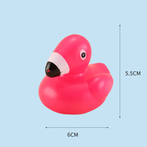 Phổ biến ít màu vàng vịt Flamingo tắm đồ chơi cho trẻ em nhựa cướp biển với Pinch cuộc gọi âm thanh cho hồ bơi chơi - Product Image 6
