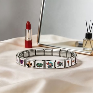 Bracelet à breloques italien style tatouage old school, couleur argent, à maillons modulaires avec breloques graphiques audacieuses pour bijoux streetwear audacieux - Product Image 2
