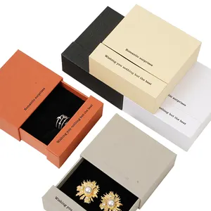 Kotak hadiah perhiasan kertas Logo kustom kemasan untuk perhiasan gelang kalung cincin anting kotak perhiasan